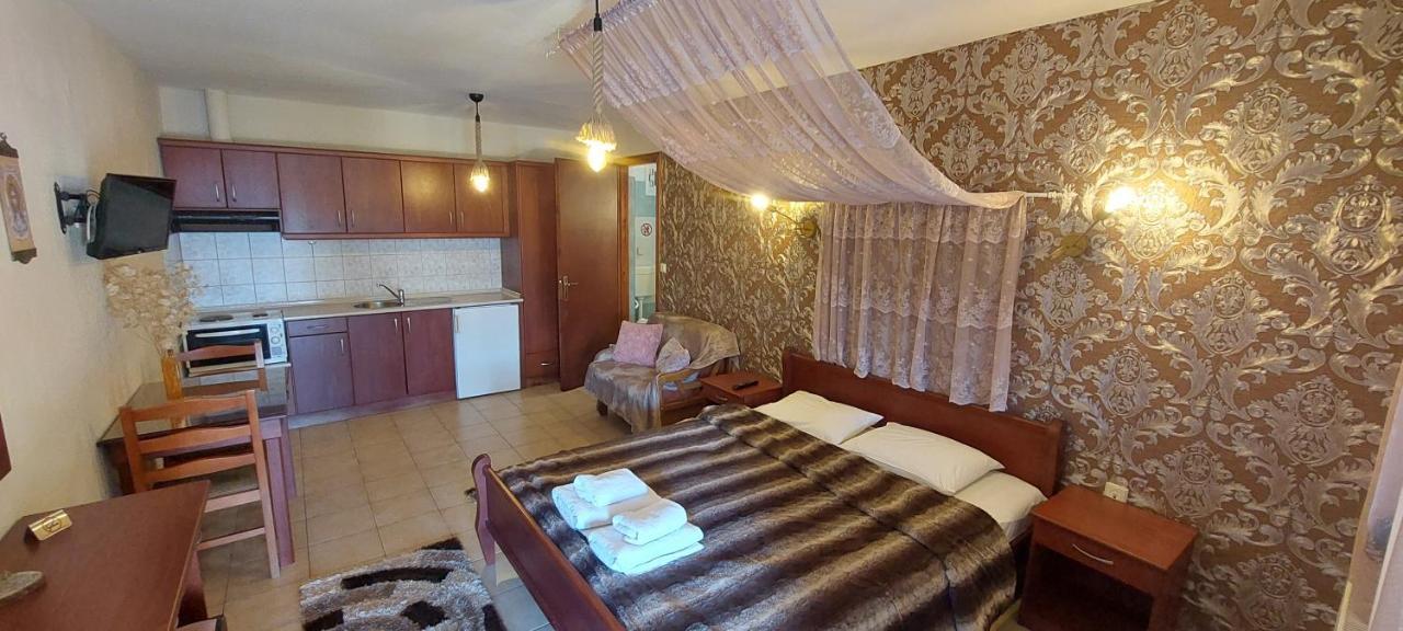 Galini Apartment กาโต ลูตรากี ภายนอก รูปภาพ