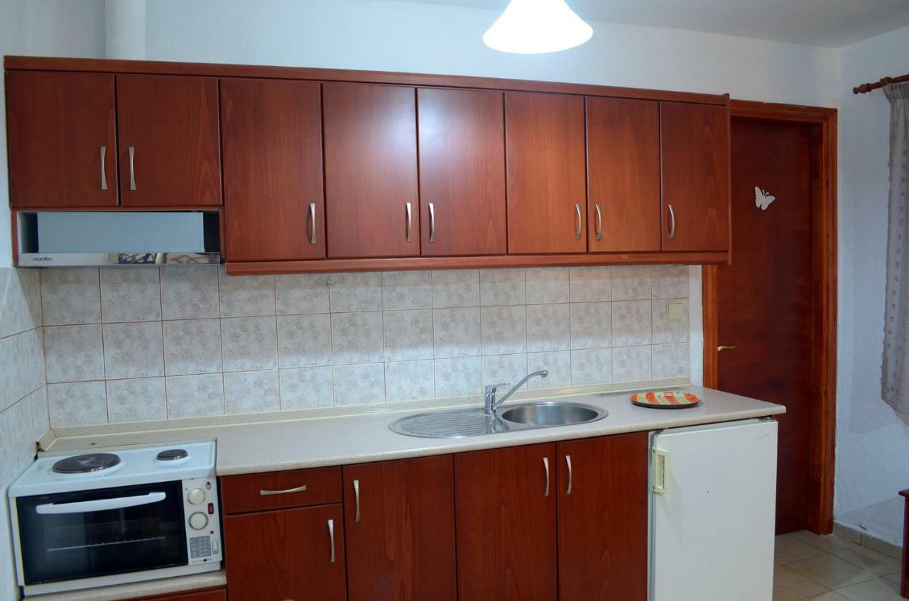 Galini Apartment กาโต ลูตรากี ภายนอก รูปภาพ
