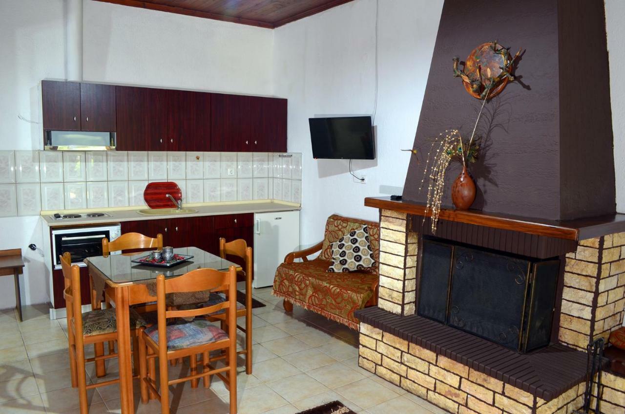 Galini Apartment กาโต ลูตรากี ภายนอก รูปภาพ